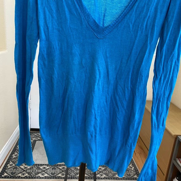 A&F sweater size medium - Picture 6 of 11